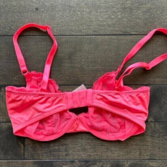 Victoria's Secret Unlined demi bra - NEW - Picture 2 of 2